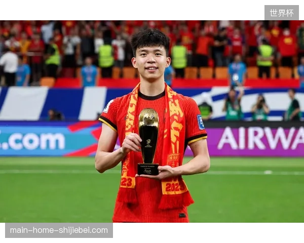 小将王钰栋世预赛首秀难救主，国足锋线更新换代进程缓慢